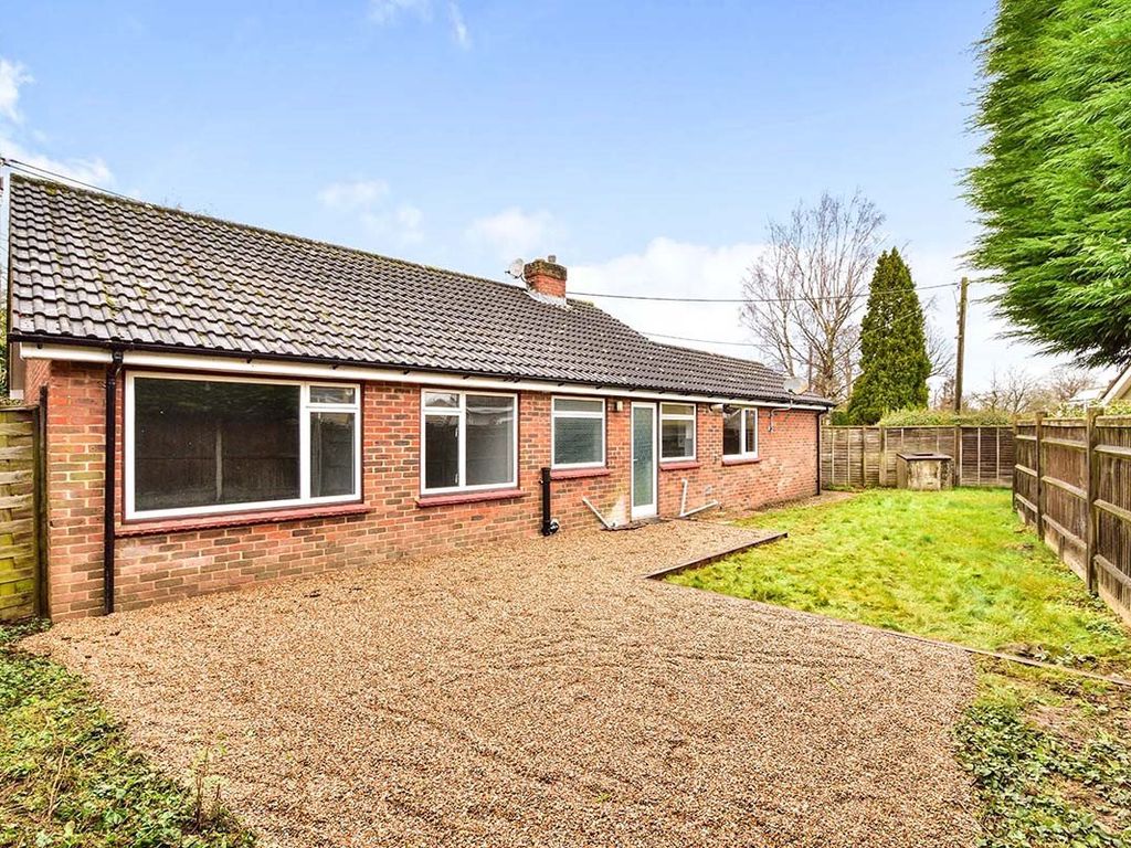 3 bed bungalow to rent in Broomfield Road, Kingswood, Maidstone, Kent
