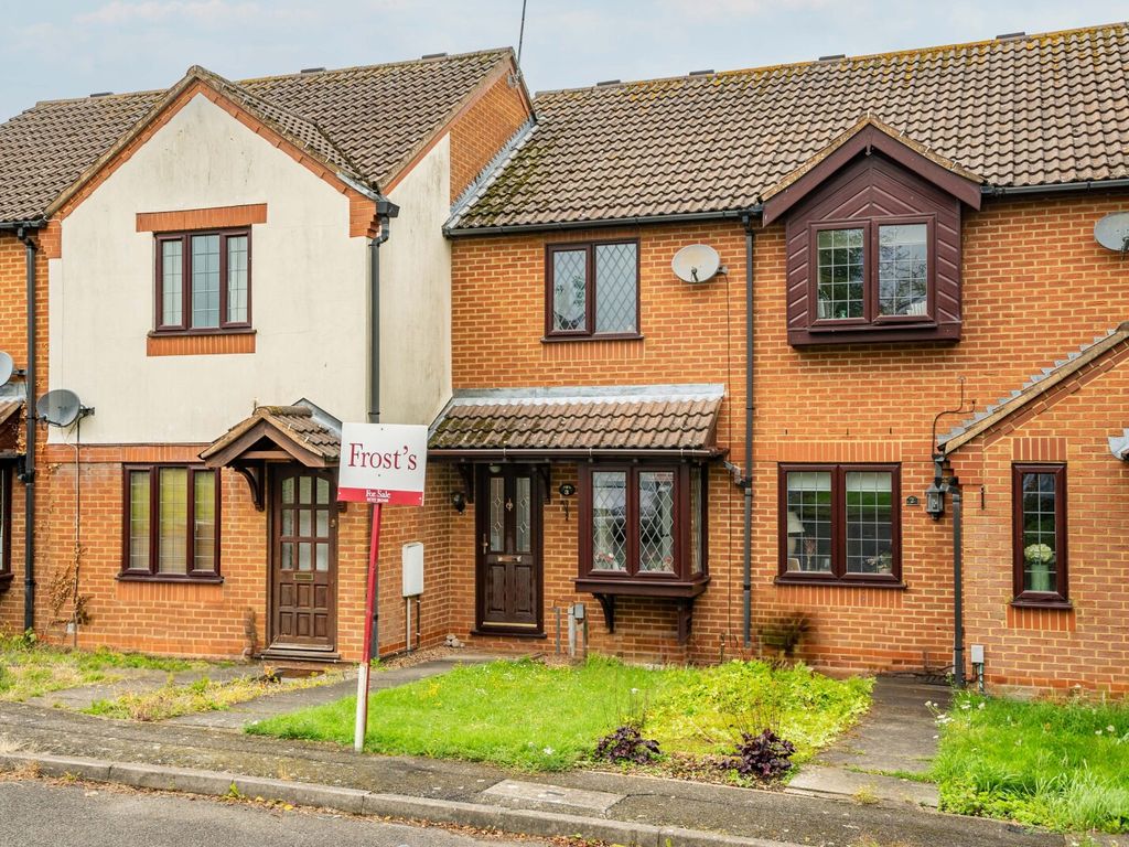 2 bed terraced house for sale in High Grove, St. Albans, Hertfordshire