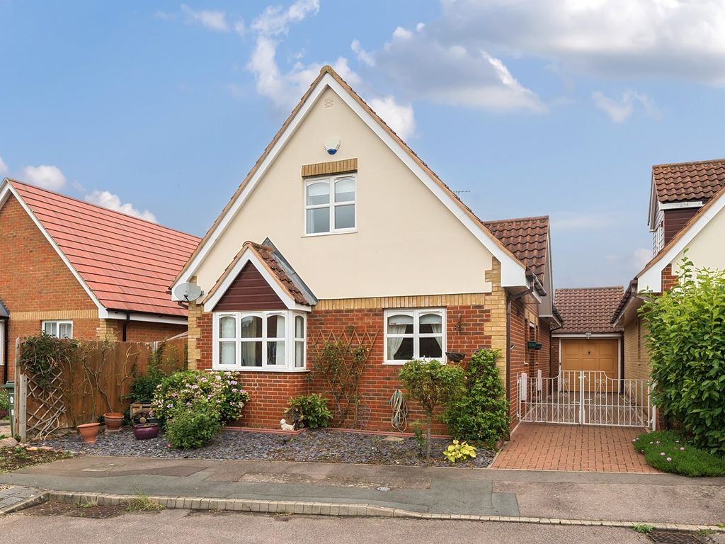 3 bed detached house for sale in Durham Close, Flitwick MK45, £400,000