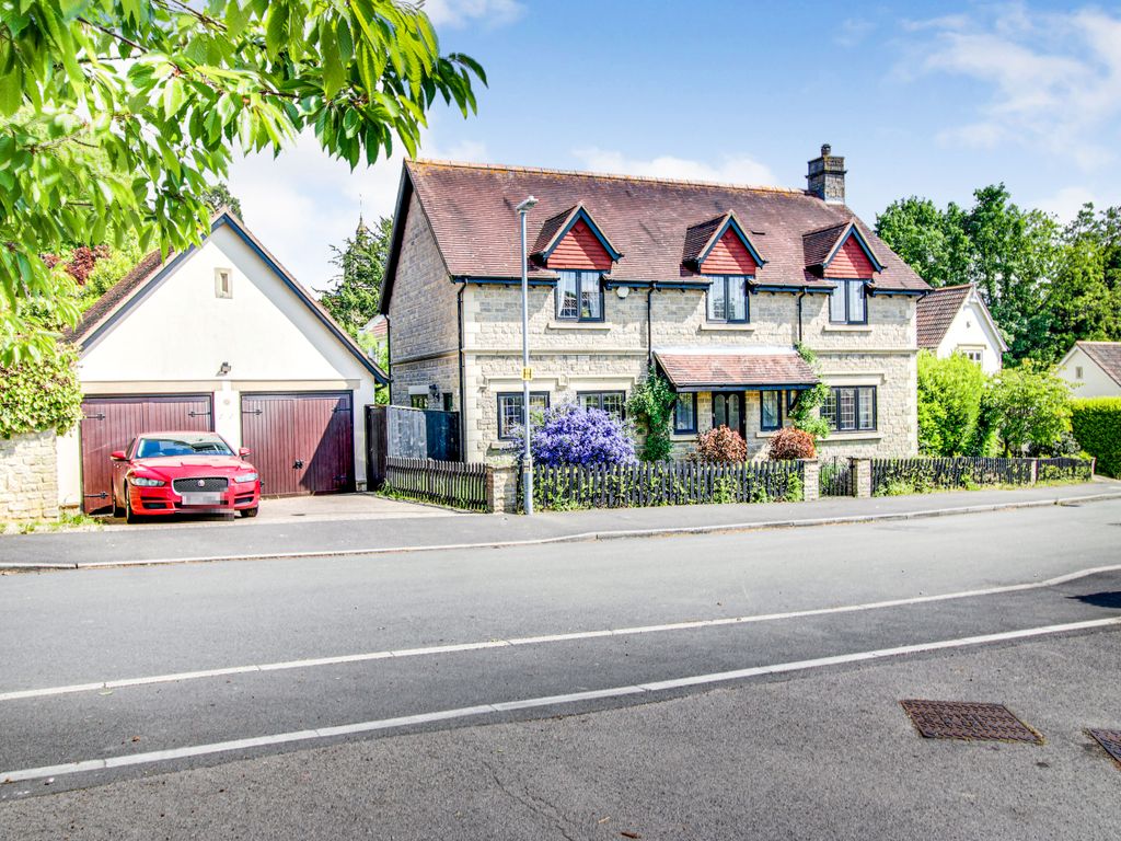 4 bed detached house for sale in Lyall Close, Blunsdon, Swindon SN25