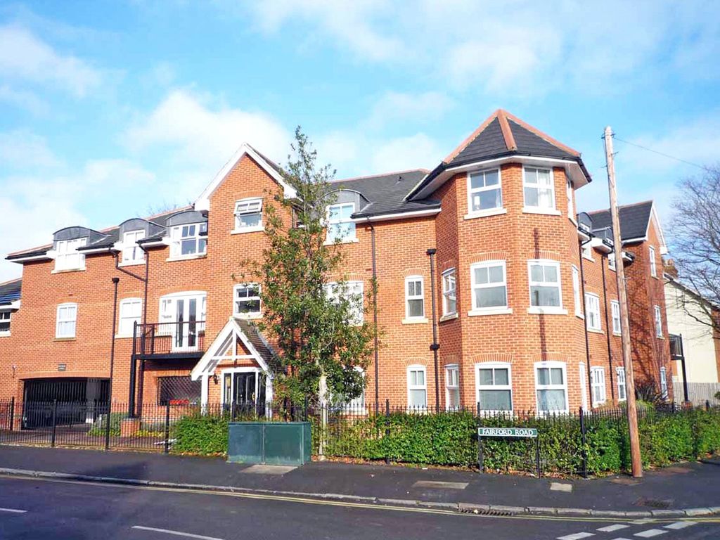 2 bed flat to rent in Fairford Road, Maidenhead, Berkshire SL6, £1,500 pcm Zoopla