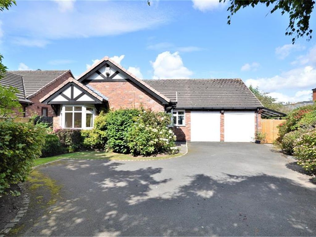 3 bed detached bungalow for sale in Grappenhall Road, Stockton Heath