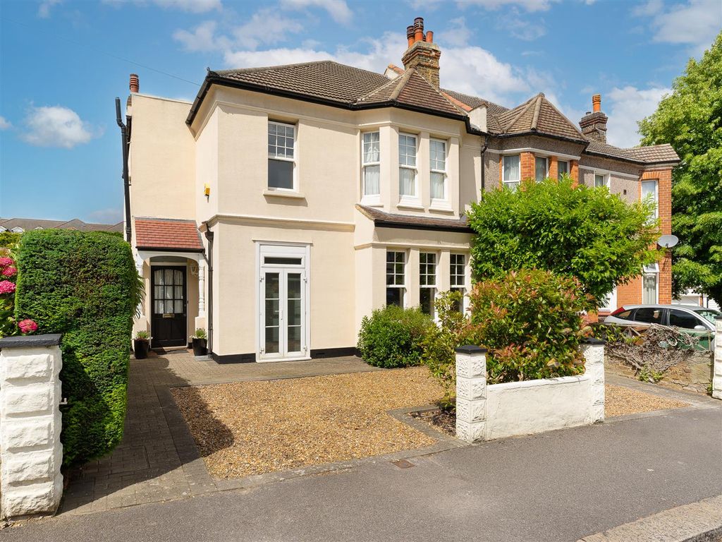 4 bed semidetached house for sale in Onslow Gardens, Wallington SM6