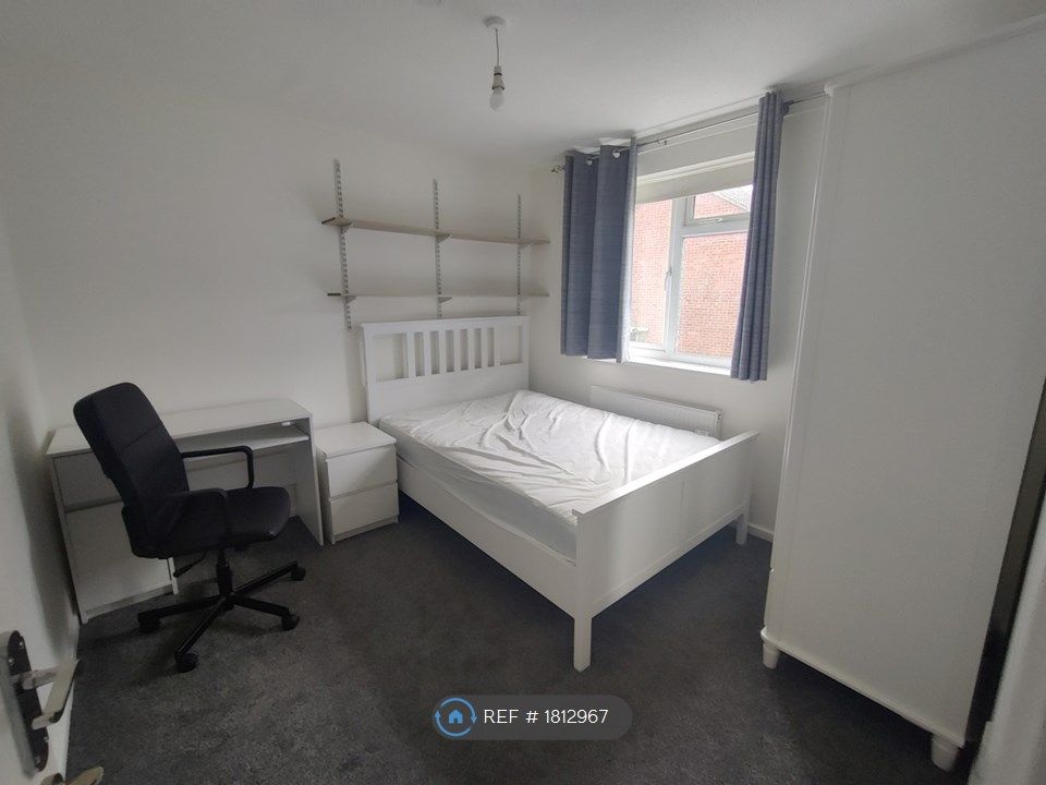 Room to rent in Elizabeth Crescent, Stoke Gifford BS34, £675 pcm Zoopla