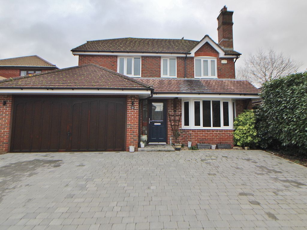 4 bed detached house for sale in Walden Gardens, Horndean