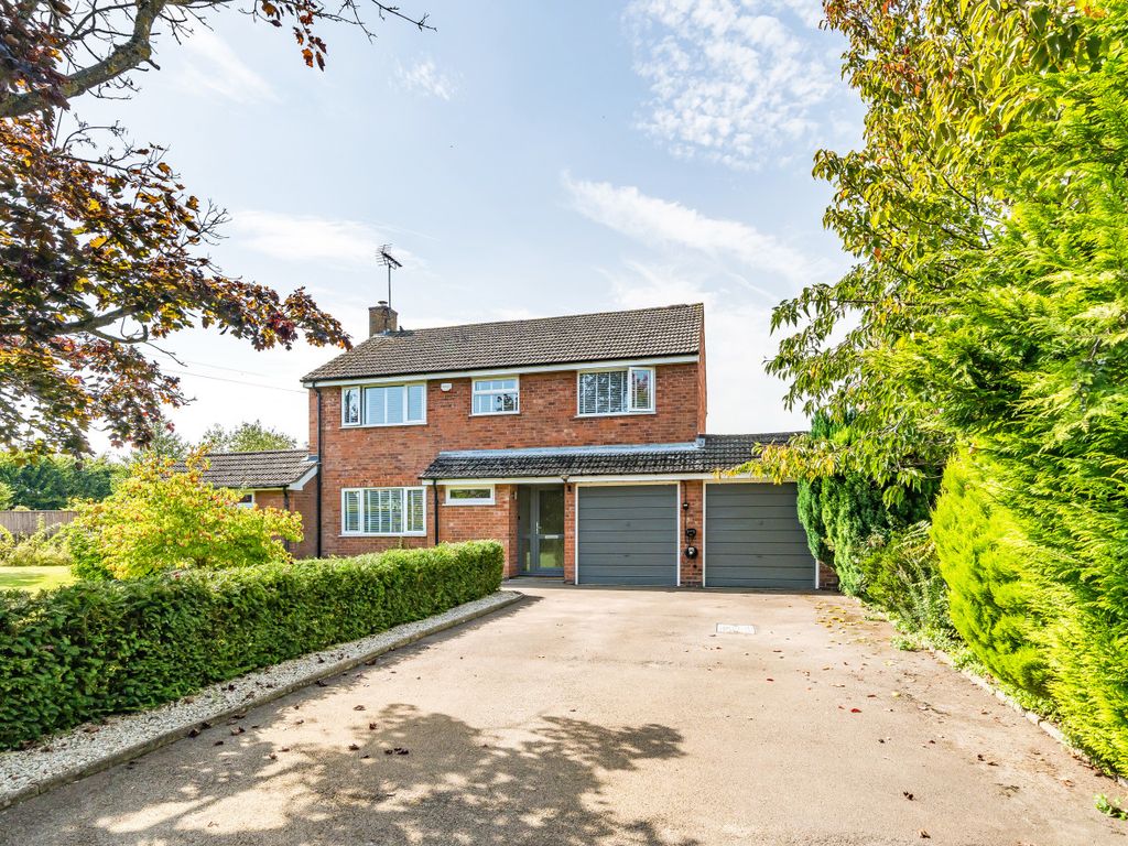4 bed detached house for sale in Boon Street, Eckington, Worcestershire