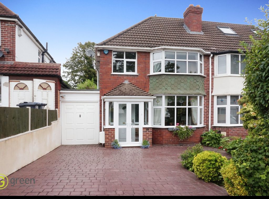 3 bed semidetached house for sale in Banners Gate Road, Banners Gate