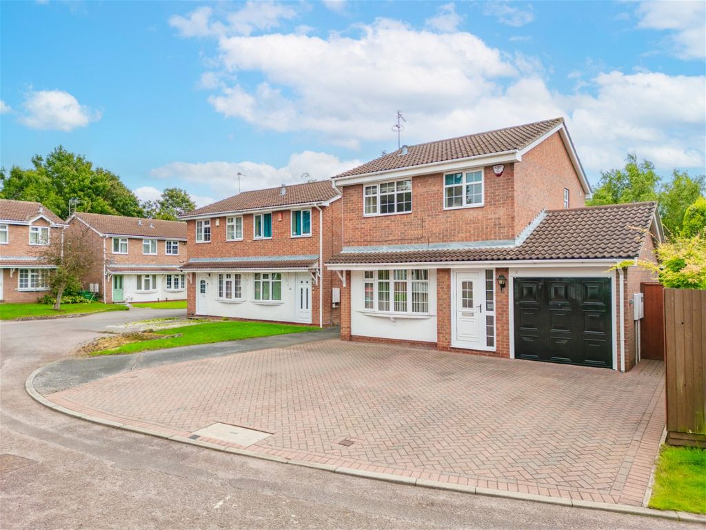 3 bed detached house for sale in Haversham Close, Nottingham