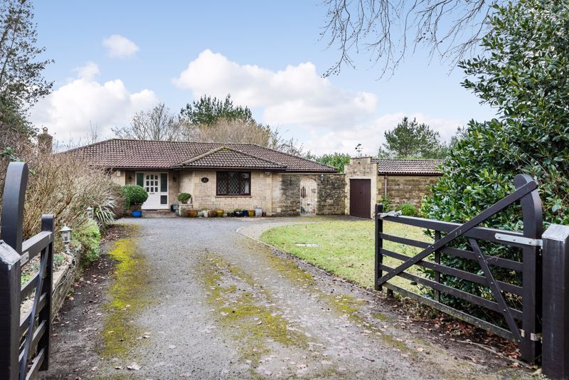 3 bed bungalow for sale in Claverton Down Road, Claverton Down, Bath