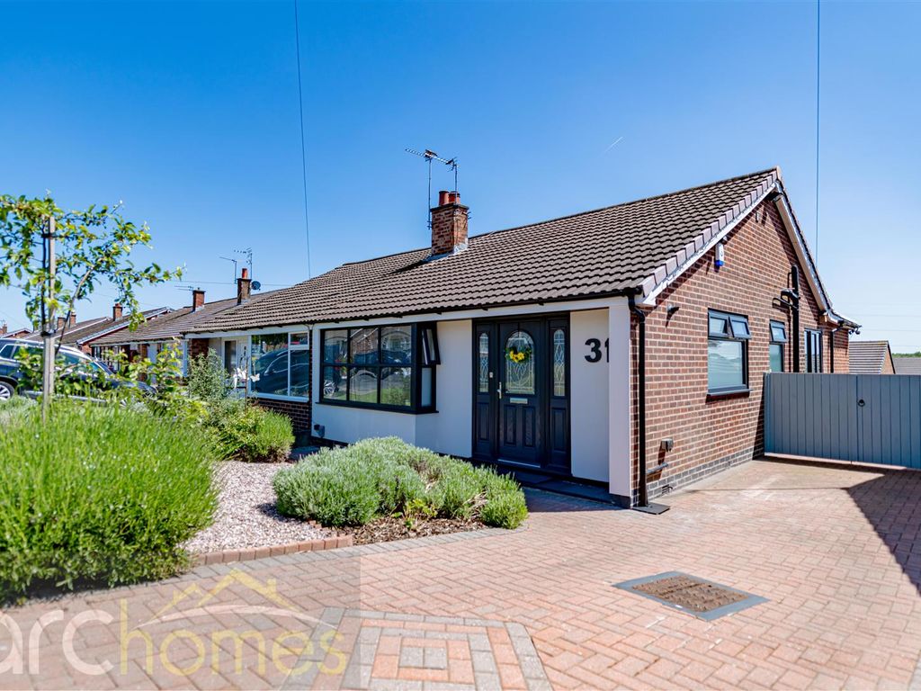 2 bed semidetached bungalow for sale in Hope Fold Avenue, Atherton