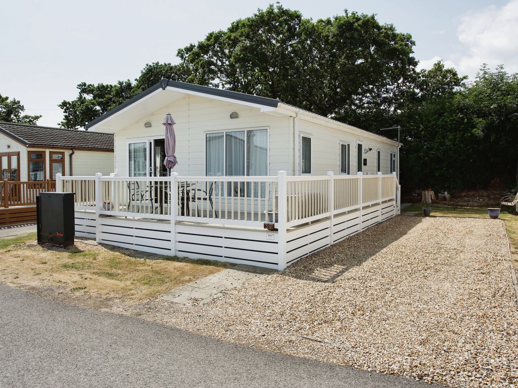 2 bed mobile/park home for sale in Solent Breezes, Chilling Lane