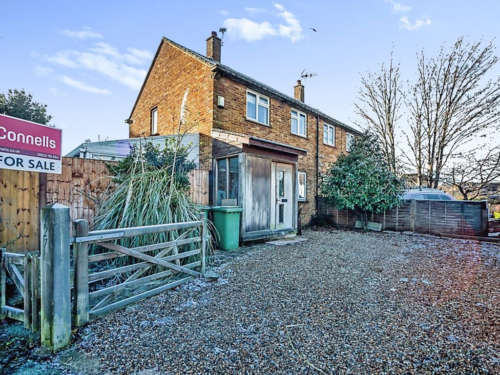 2 bed semidetached house for sale in Cambridge Crescent, Maidstone