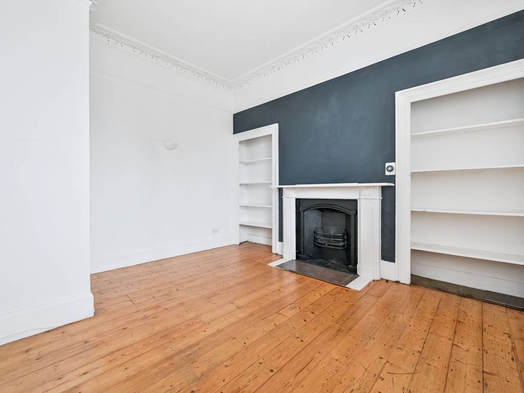 2 bed flat to rent in Blackheath Road, Greenwich, London SE10, £2,000