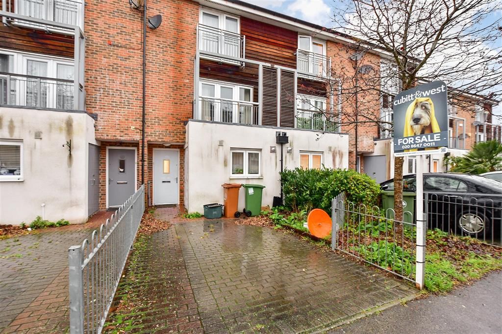 4 bed town house for sale in Hengist Way, Wallington, Surrey SM6, £550,000 Zoopla