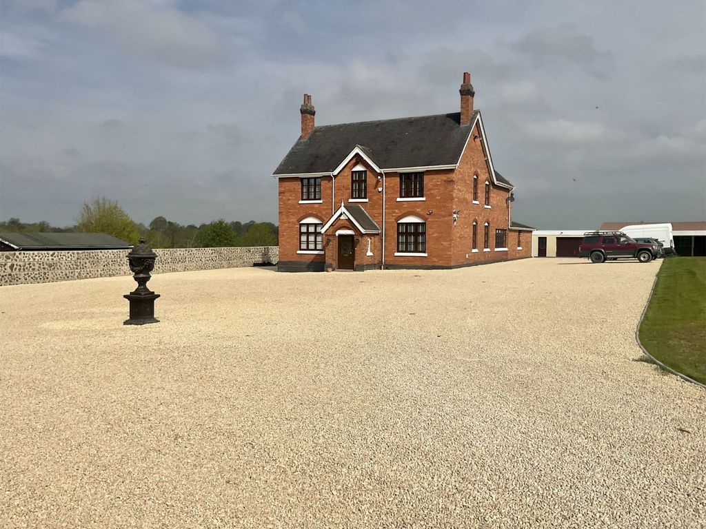 5 bed detached house for sale in Cannock Road, Wolverhampton WV10 Zoopla