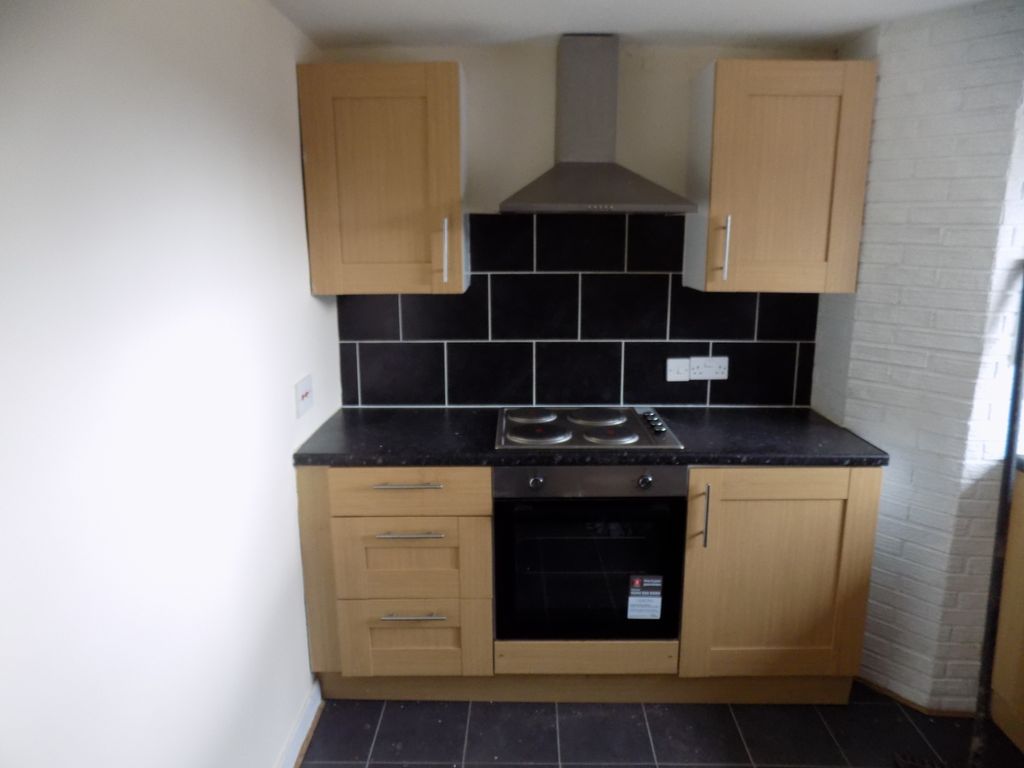 2 bed flat to rent in Brownhill Drive, Blackburn BB1 Zoopla