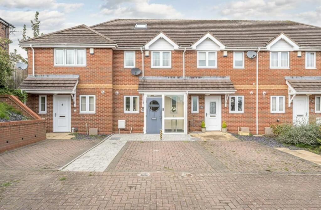 3 bed terraced house for sale in Compton Grove, Halesowen B63, £220,000