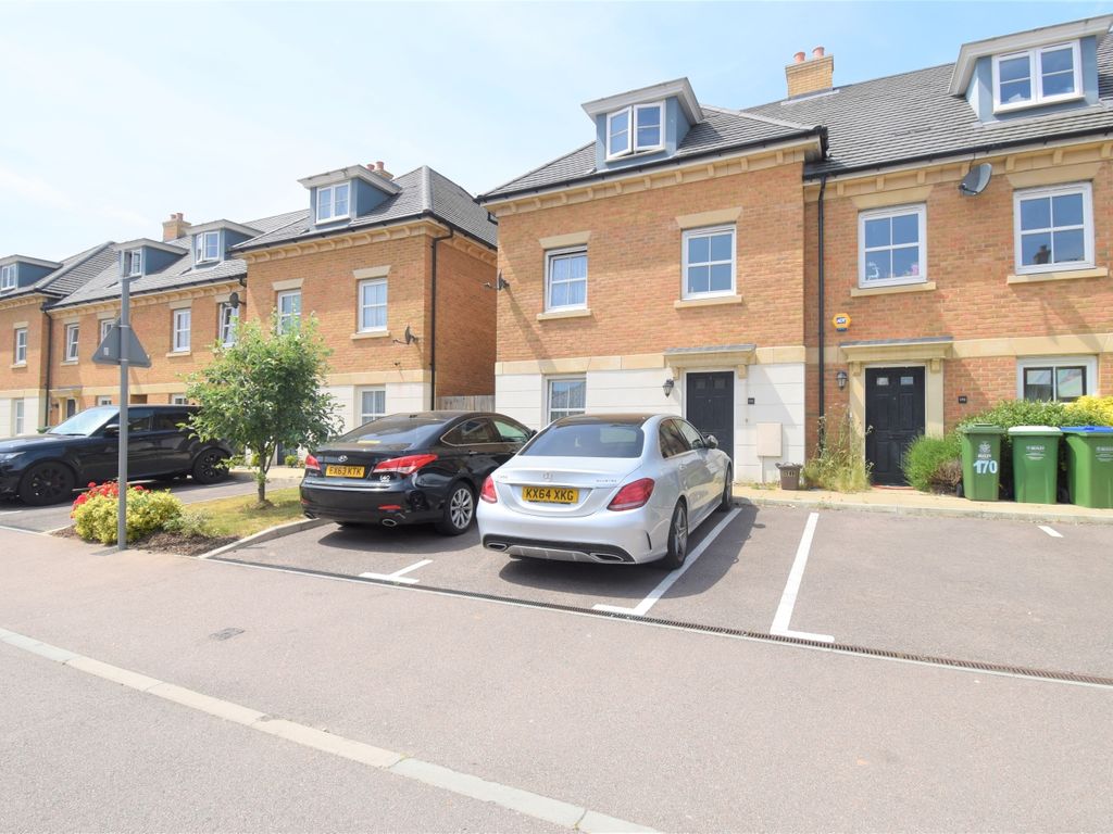 4 bed town house to rent in Rainbow Road, Erith DA8, £2,300 pcm Zoopla