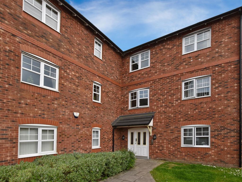 2 bed flat for sale in Fernbeck Close, Farnworth, Bolton BL4 Zoopla