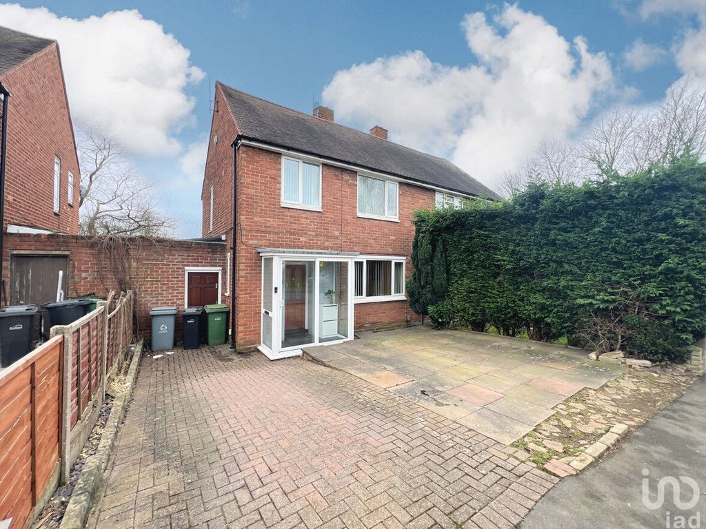 3 bed semidetached house for sale in Chapel Street, Brierley Hill DY5