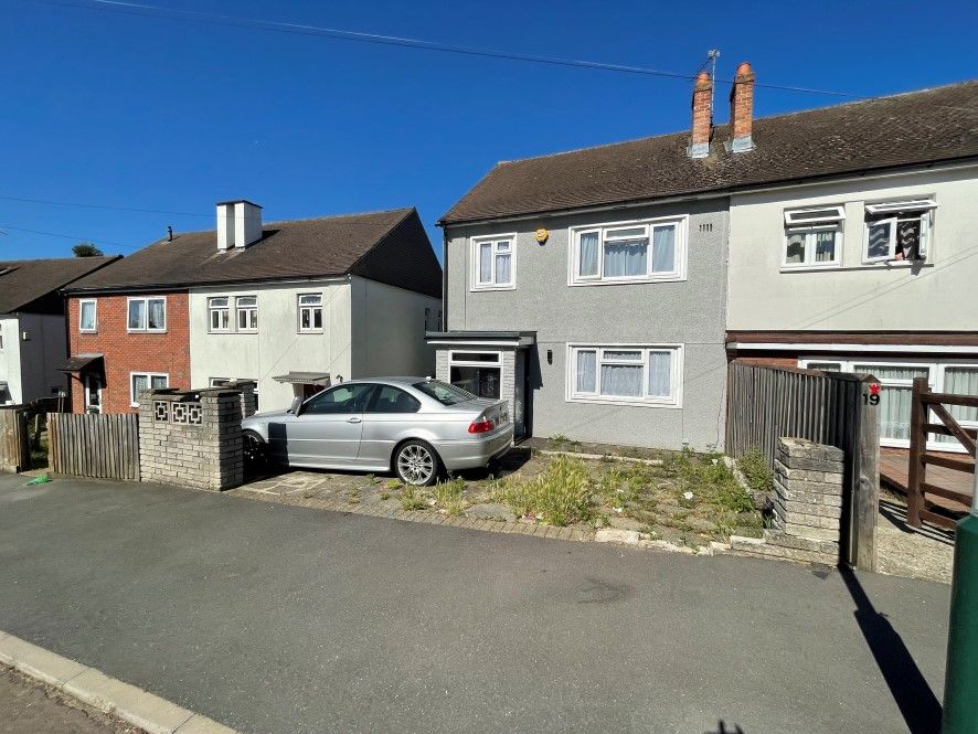 3 bed semidetached house for sale in 17 Wigton Road, Romford, Essex