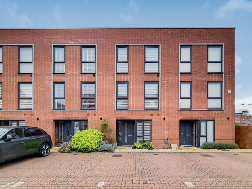 3 bed terraced house for sale in Tomblin Close, Borehamwood WD6 Zoopla