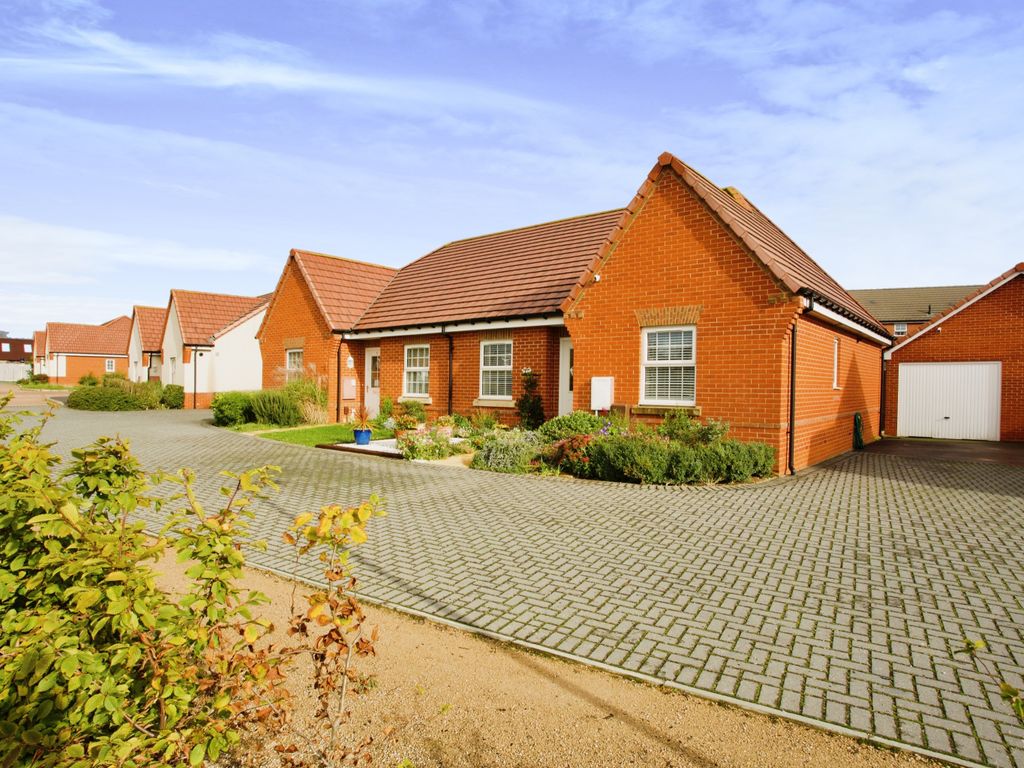 2 bed bungalow for sale in Down View Way, Clanfield, Waterlooville, Hampshire PO8 Zoopla