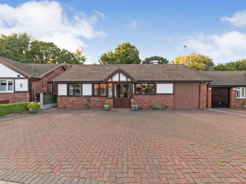 3 bed bungalow for sale in Beechfield Gardens, Hartford, Northwich