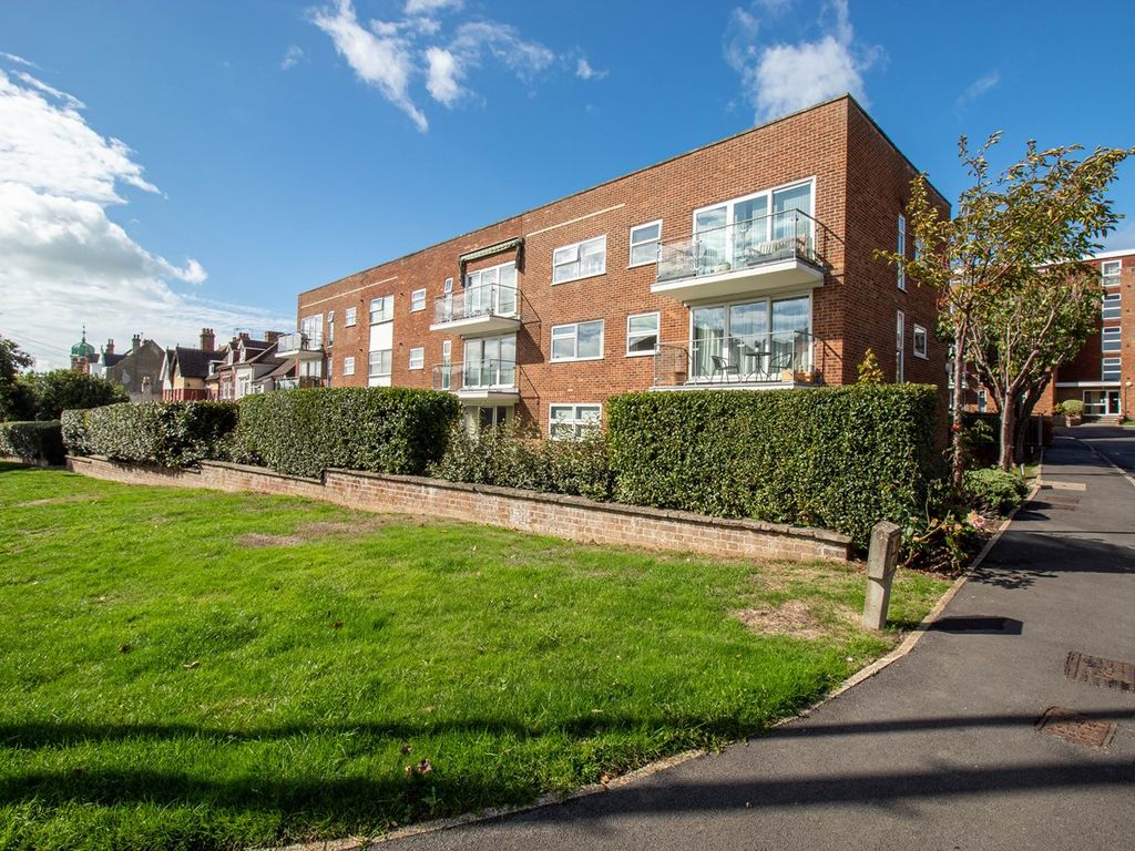 2 bed flat for sale in Cookham Dene, Buckhurst Road, Bexhill On Sea