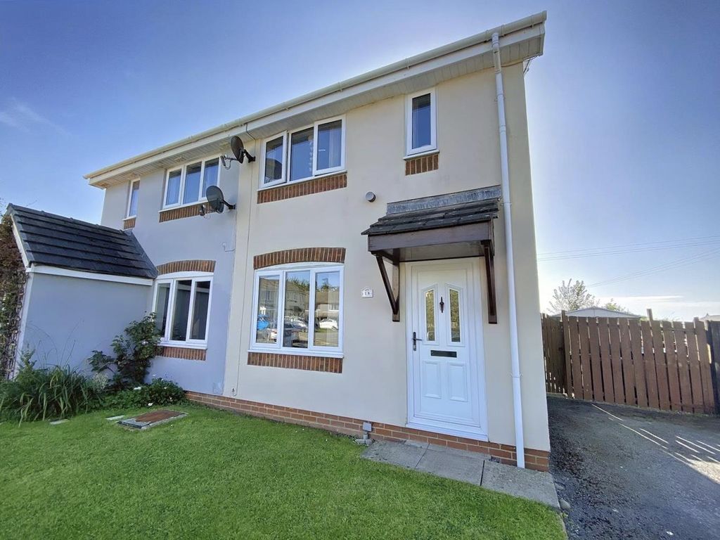 3 bed semidetached house for sale in Bartletts Well Road, Sageston