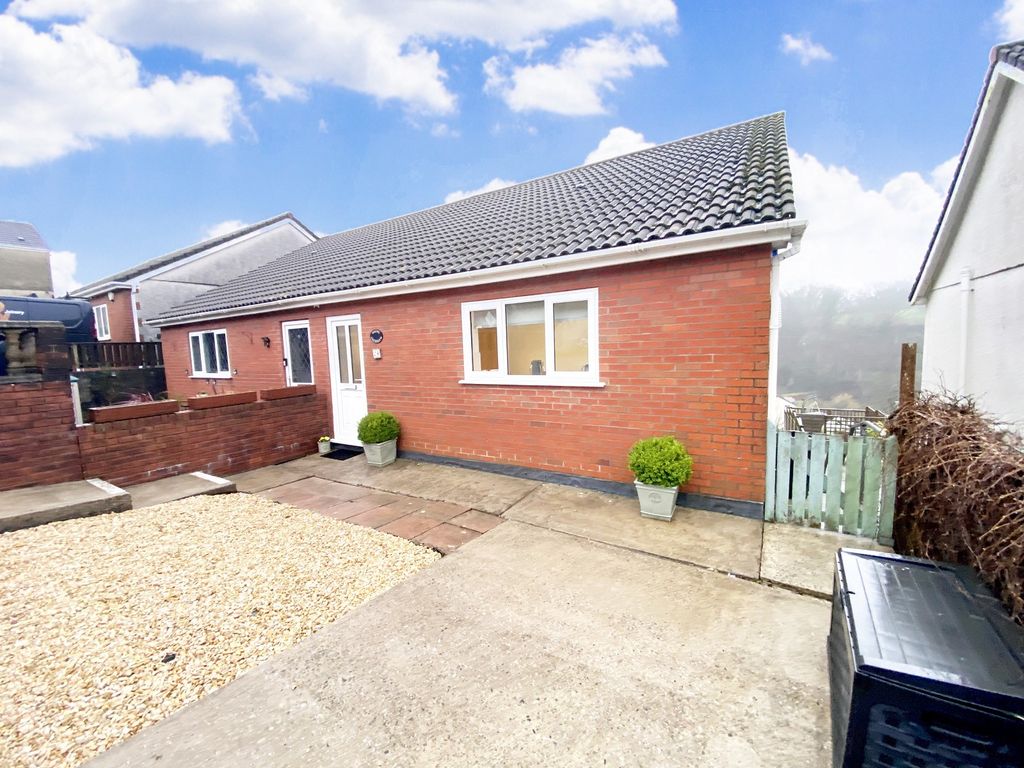 3 bed semidetached house for sale in Clydach Road, CraigCefnParc