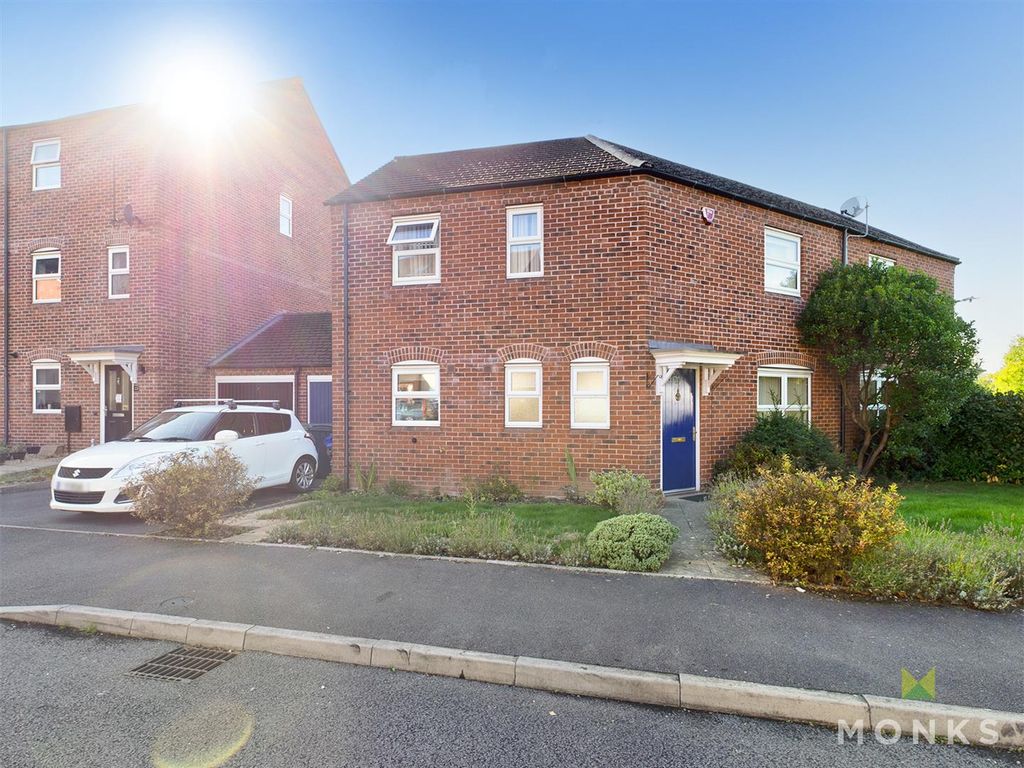 3 bed semidetached house for sale in Wilfred Owen Close, Shrewsbury