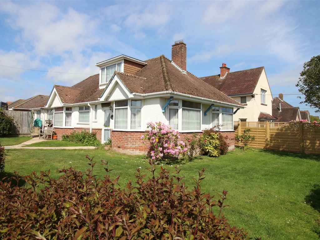 4 bed detached bungalow for sale in Fairfield Road, Barton On Sea, New