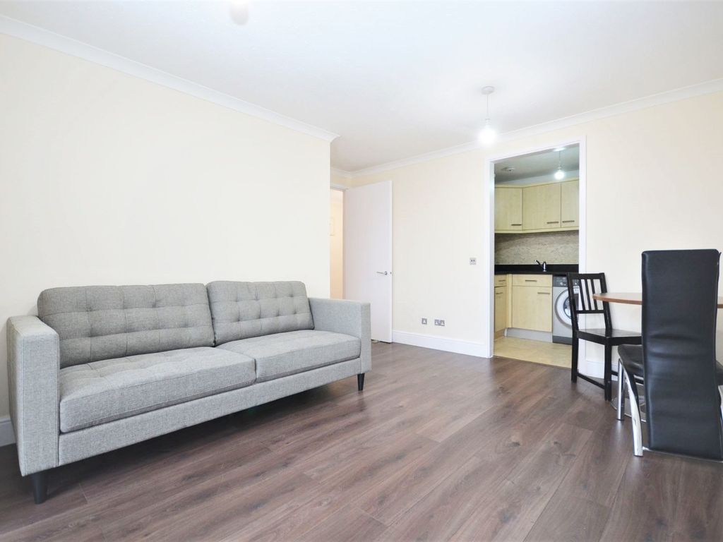 2 bed flat to rent in Cromwell Road, London SW5, £2,648 pcm Zoopla