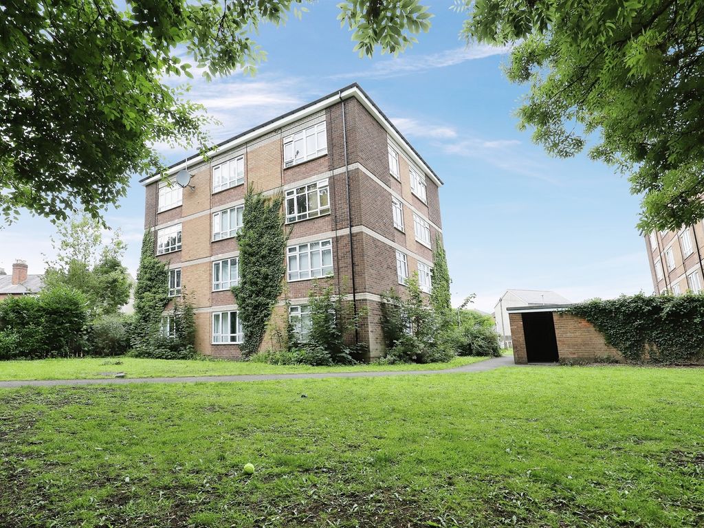 3 bed for sale in Aldersley Road, Aldersley, Wolverhampton