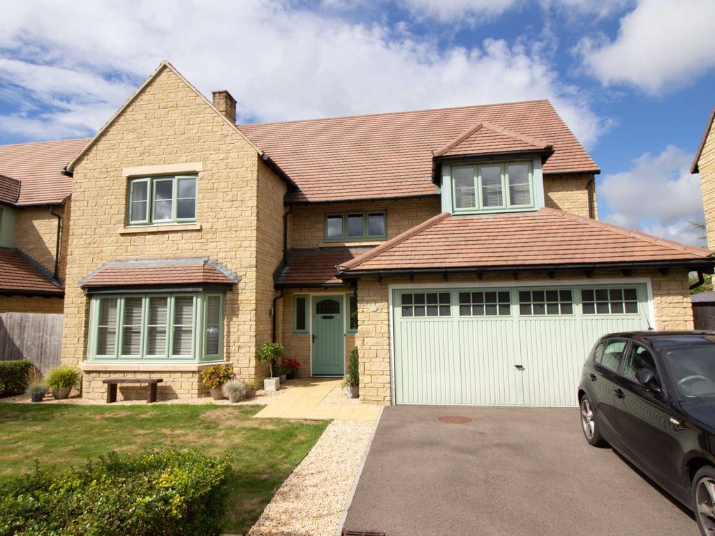 4 bed detached house for sale in Great Dunns Close, Beckington BA11