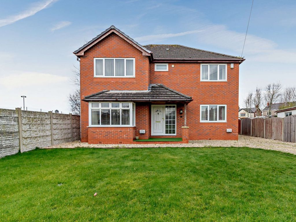4 bed detached house for sale in Moss Lane, Hesketh Bank, Preston PR4