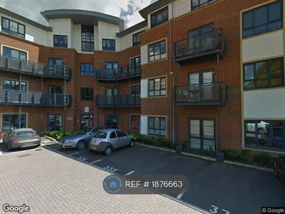 1 bed flat to rent in Wallis Square, Farnborough GU14, £1,100 pcm Zoopla