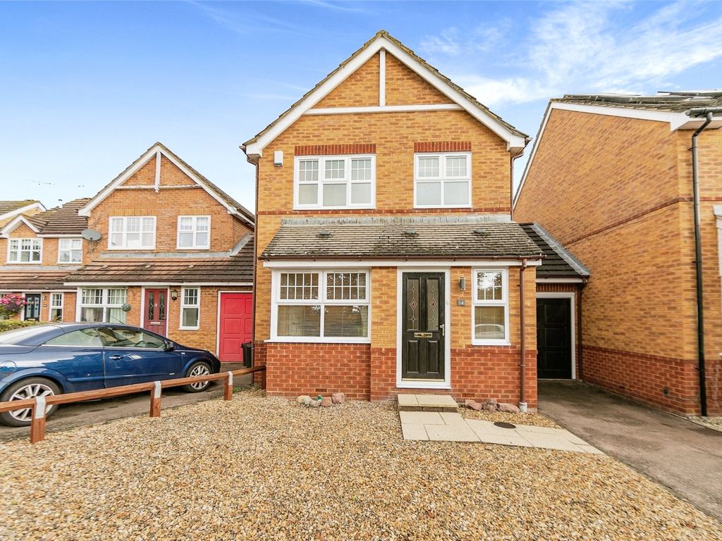 3 bed country house for sale in Century Drive, Spencers Wood, Berkshire