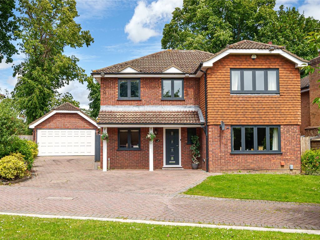 5 bed detached house for sale in High Grove, Bromley BR1, £1,150,000