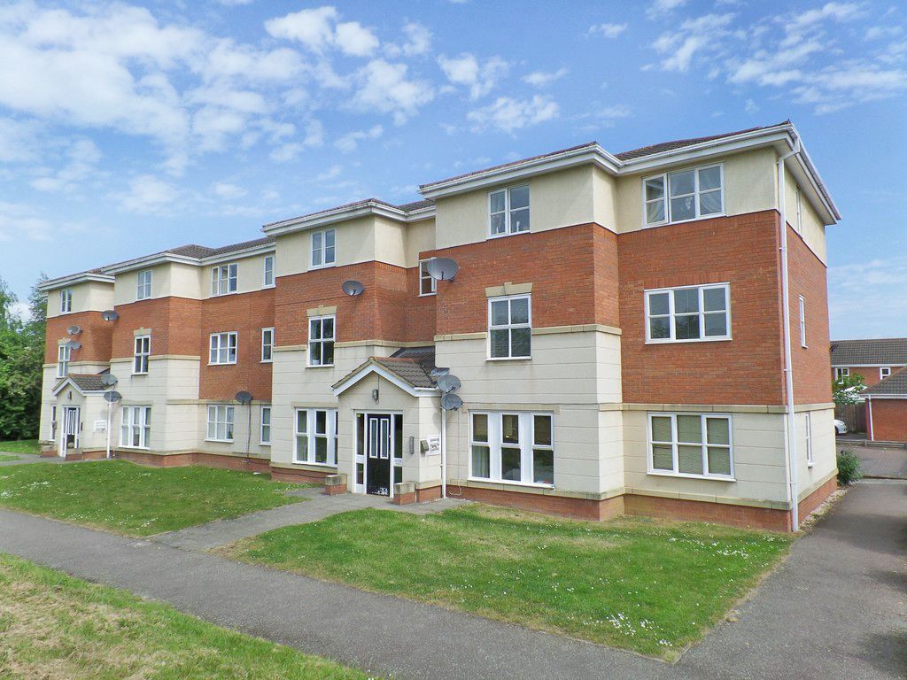 2 bed flat to rent in Gillespie Close, Elstow, Bedford MK42, £950 pcm