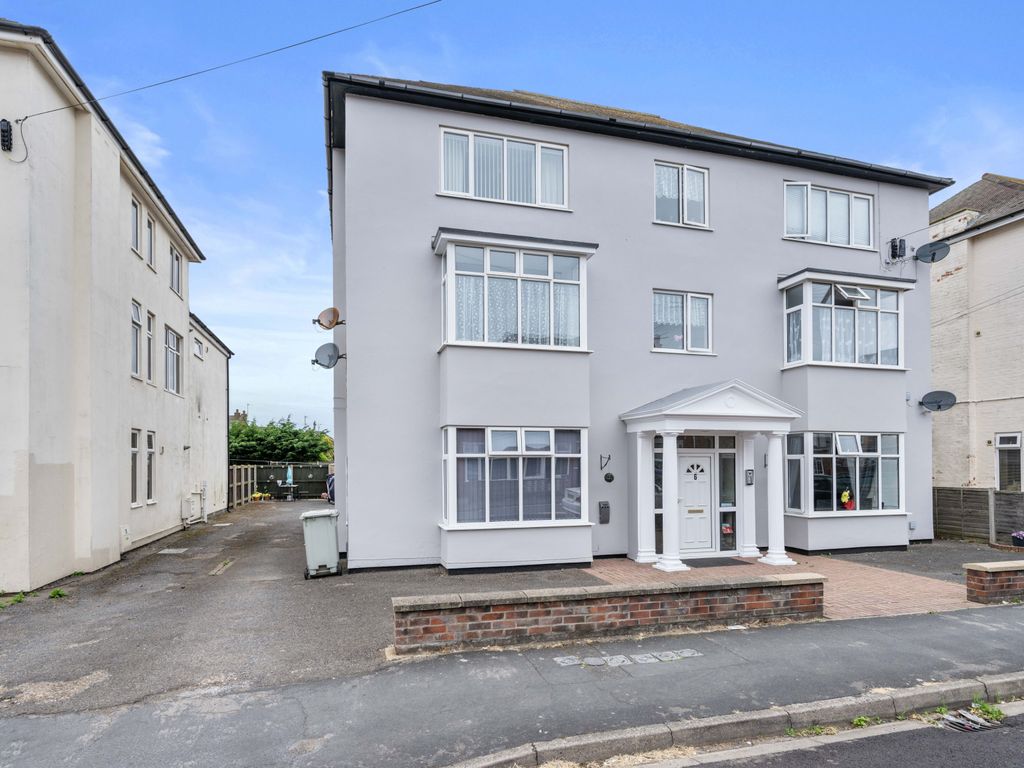 2 bed penthouse for sale in Firbeck Avenue, Skegness PE25, £75,000 Zoopla