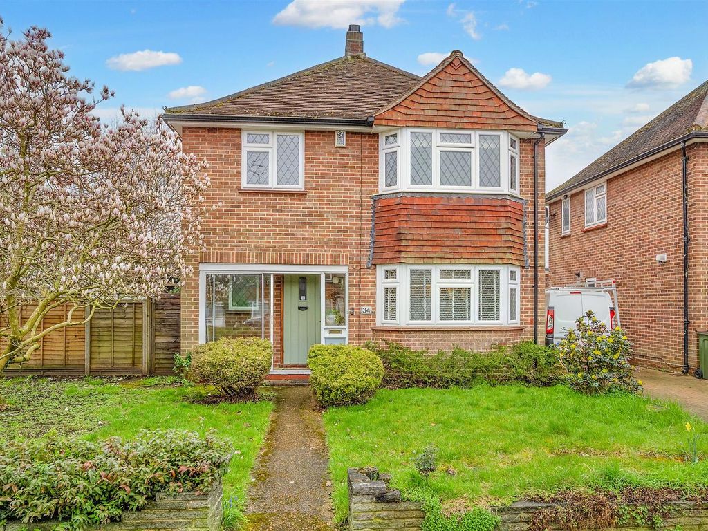 3 bed detached house for sale in New Zealand Avenue, WaltonOnThames