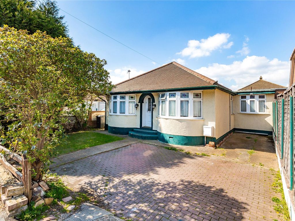 4 bed detached bungalow for sale in Lambs Lane South, Rainham RM13, £