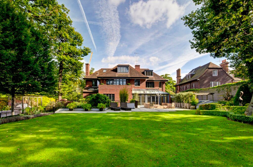 7 bed detached house for sale in Courtenay Avenue, London N6, £