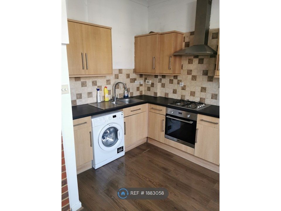 1 bed flat to rent in Camborne Road, Sutton SM2, £1,350 pcm Zoopla