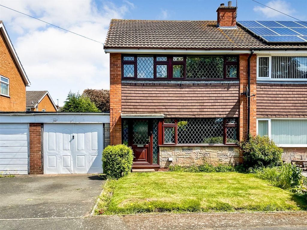 3 bed semidetached house for sale in Merrington Road, Muxton, Telford