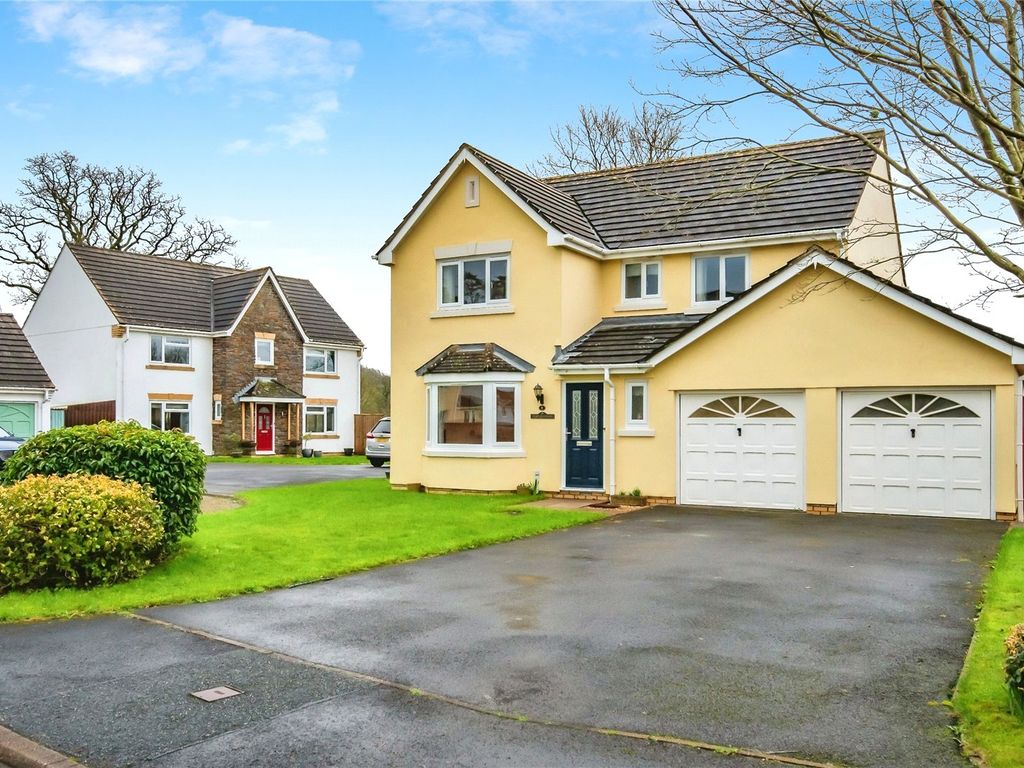 4 bed detached house for sale in Lon Clychau'r Gog, Abergwili