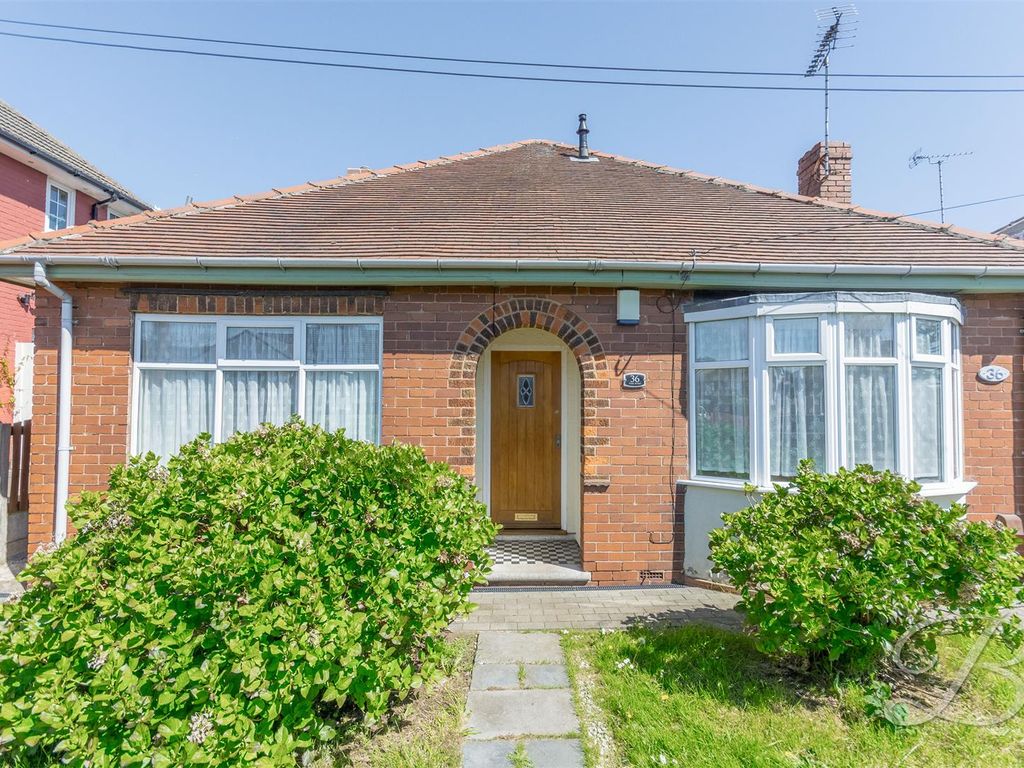 3 bed detached bungalow for sale in Park Road, Shirebrook, Mansfield