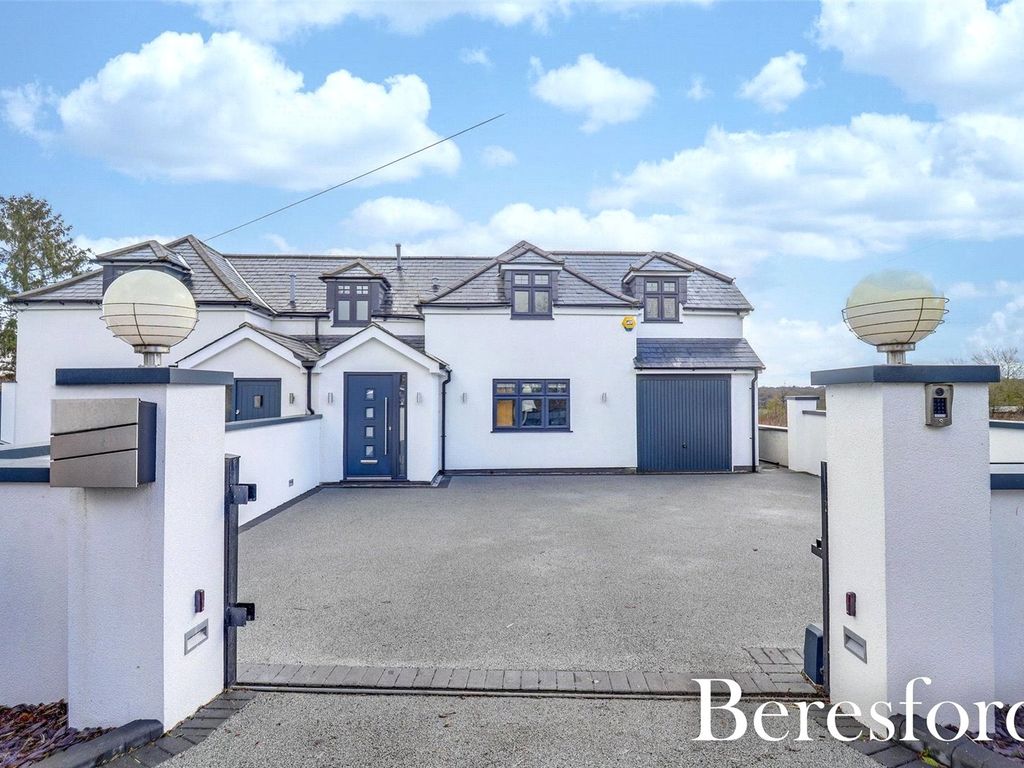 4 bed semidetached house to rent in St. Vincents Hamlets, Weald Road